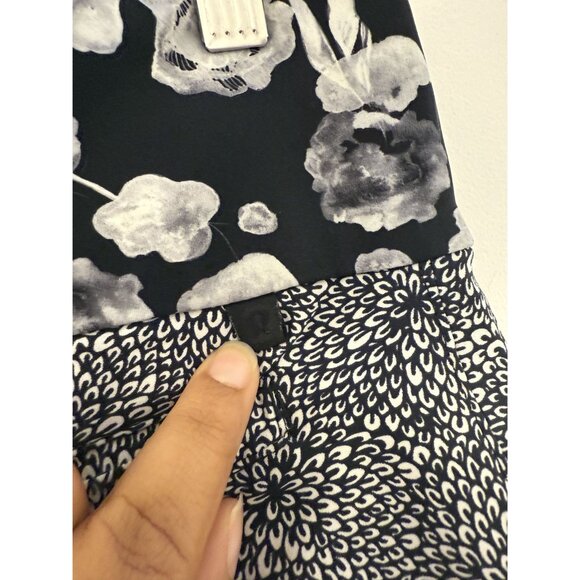 Rare Lululemon Departure Plush Petal‎ Black Ghost Floral Slouchy pants Size 4 - Picture 6 of 8
